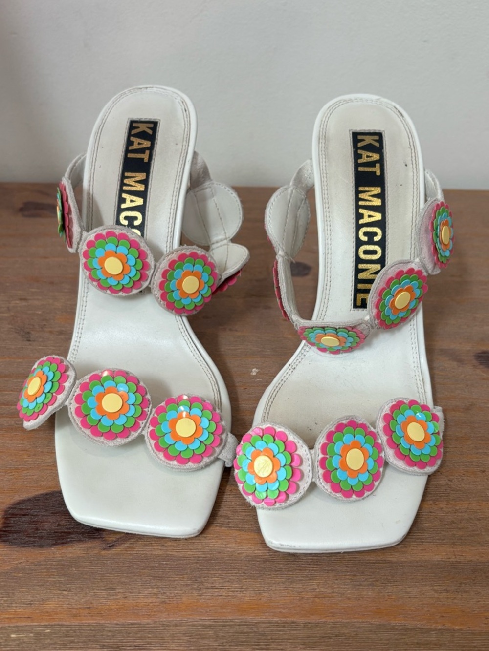 Kat Maconie Iza white with leather flowers sandals 9 $358 - Picture 6 of 9